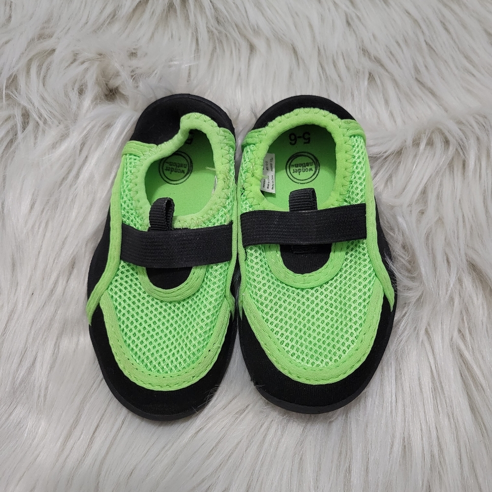 Toddler water shoes